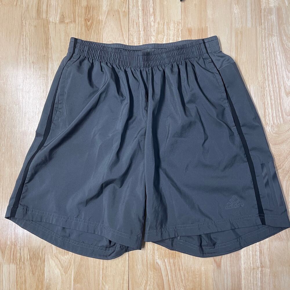 Men’s Adidas Gray Athletic Elastic Waist Shorts Gym Running Size L 7in Inseam